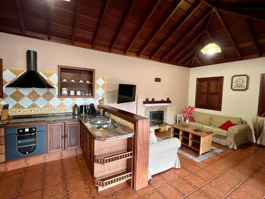 Вилла Rustic House La Montana Брения-Баха Экстерьер фото